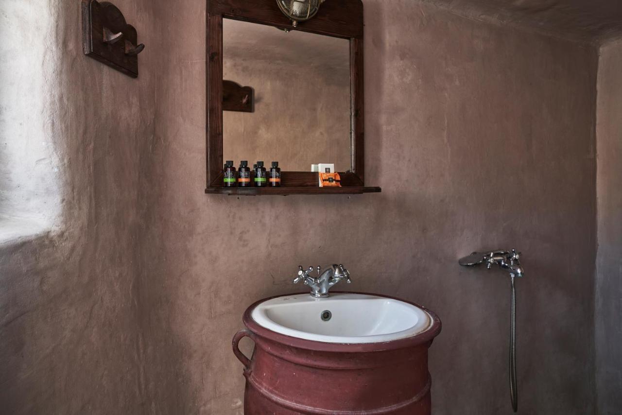 2 Bedroom Charming Villa With Outdoors Jacuzzi Megalochori  Exteriér fotografie